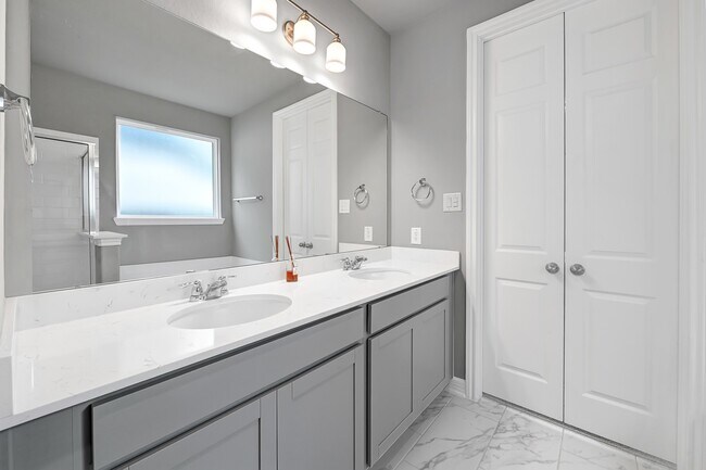 Building Photo - 8418 Manta Ray Cir