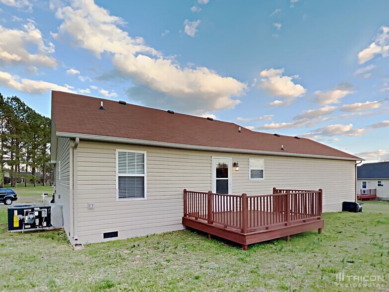 Building Photo - 1605 Mary Ct