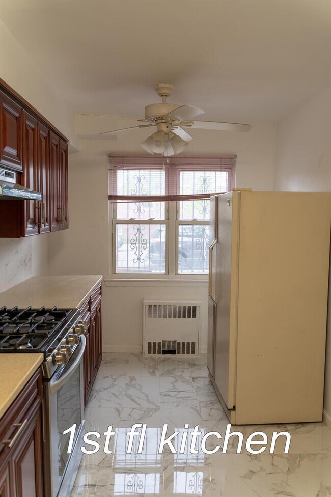 Building Photo - 30-06 80th St