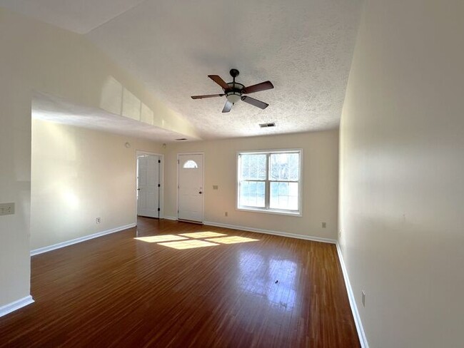 Building Photo - Ogden Cottage home, wood floors, open floo...