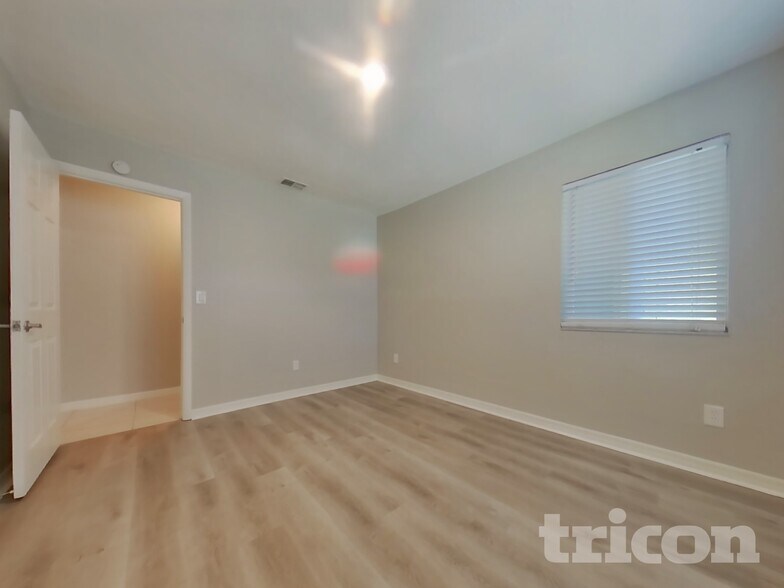 Building Photo - 3223 Lake Twylo Rd