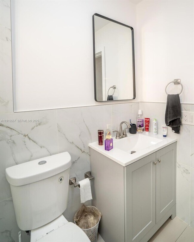 Building Photo - 2388 NE 173rd St