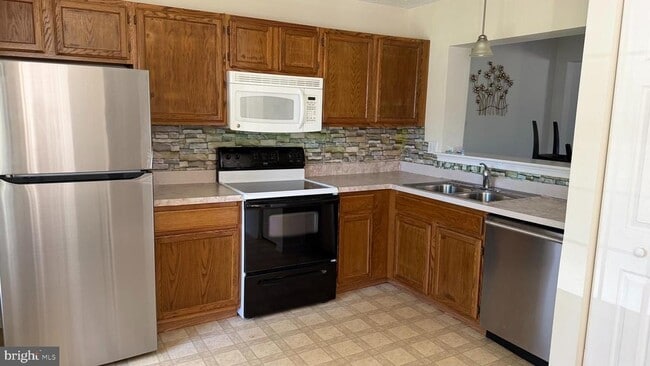 Building Photo - 4989 Pintail Ct