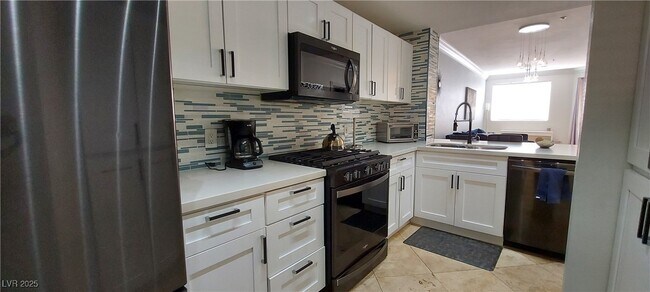 Building Photo - 270 E Flamingo Rd