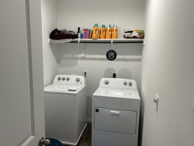 Building Photo - 3305 Cold Swan Ct