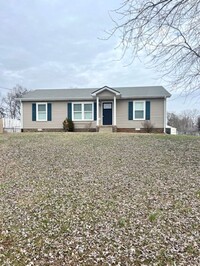 Building Photo - AVAILABLE March 1st! 3 Bedroom, 2 Bath Hom...