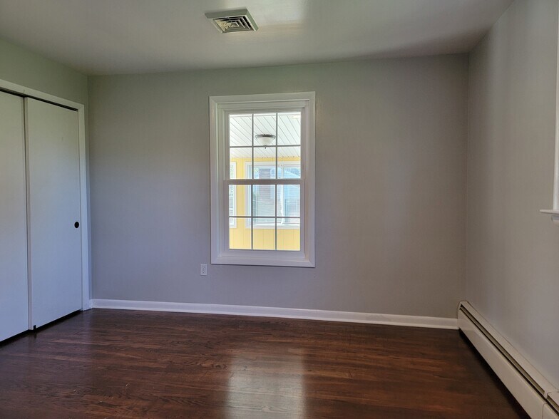 Building Photo - 2422 New Holland Pike