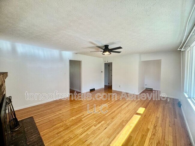 Building Photo - 1574 Lynn Rd
