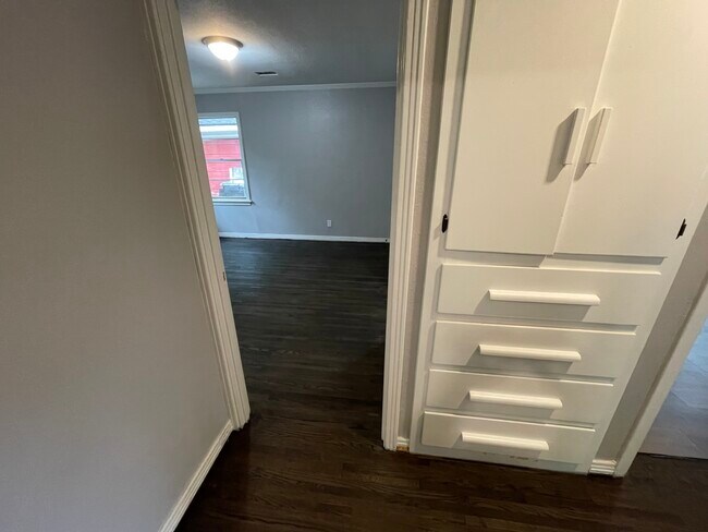 Bedroom1 - 404 Holly St