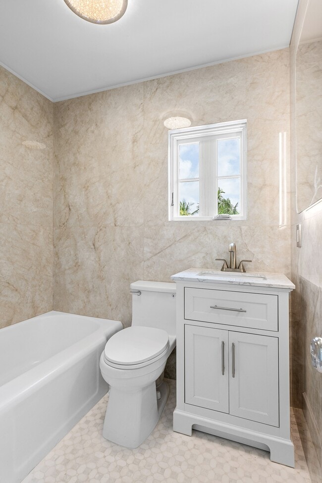 Building Photo - 306 Cordova Rd