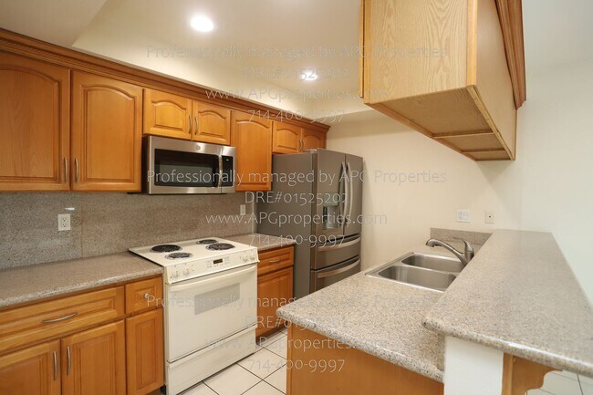 Building Photo - 8229 Woodland Dr