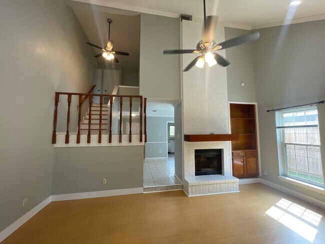 Building Photo - 4625 Vail St