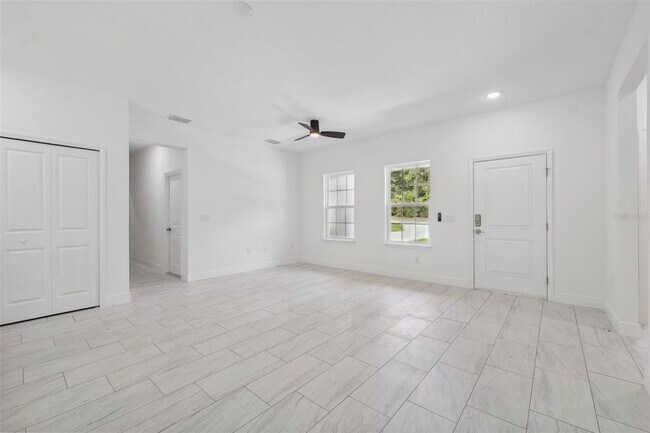 Building Photo - 10089 N Athenia Dr