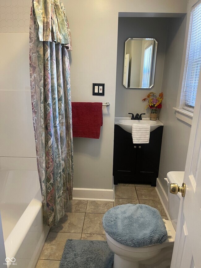 Building Photo - 115 E 36th St