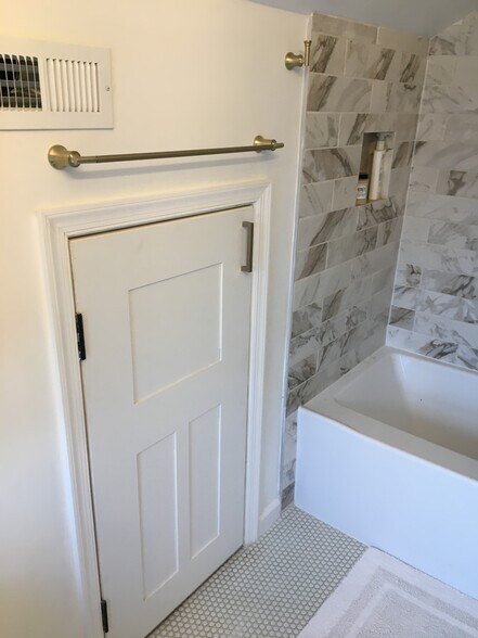 Loft bathroom - 4211 29th St