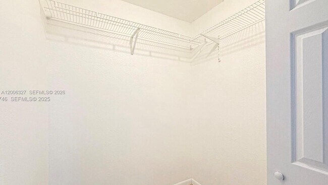 Building Photo - 5100 SW 41st St