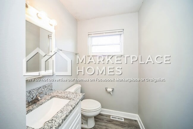 Building Photo - 1608 Tonopah Dr