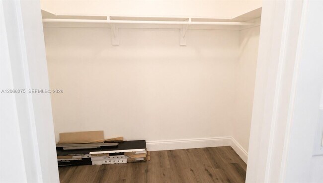 Building Photo - 1305 W 53rd St