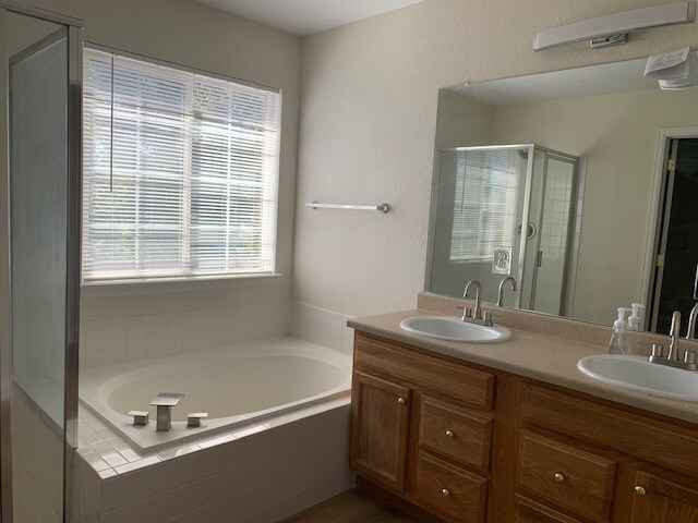 Building Photo - 9985 Strathfield Ln