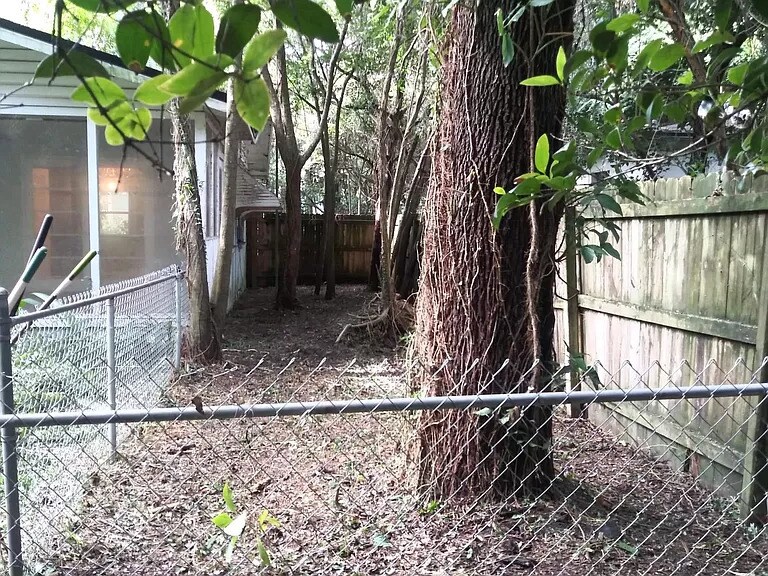 Building Photo - 302 NW 13th Ave