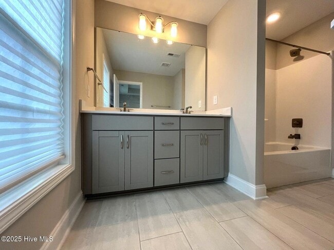 Building Photo - 60 Brownstone Ln