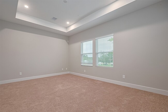 Building Photo - 8108 Esther Acres Ln