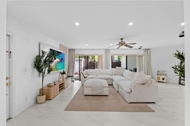 Building Photo - 111 Weybridge Cir