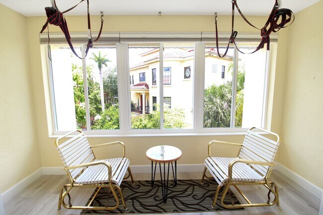 Building Photo - Bella Costa Seasonal Condo for Rent