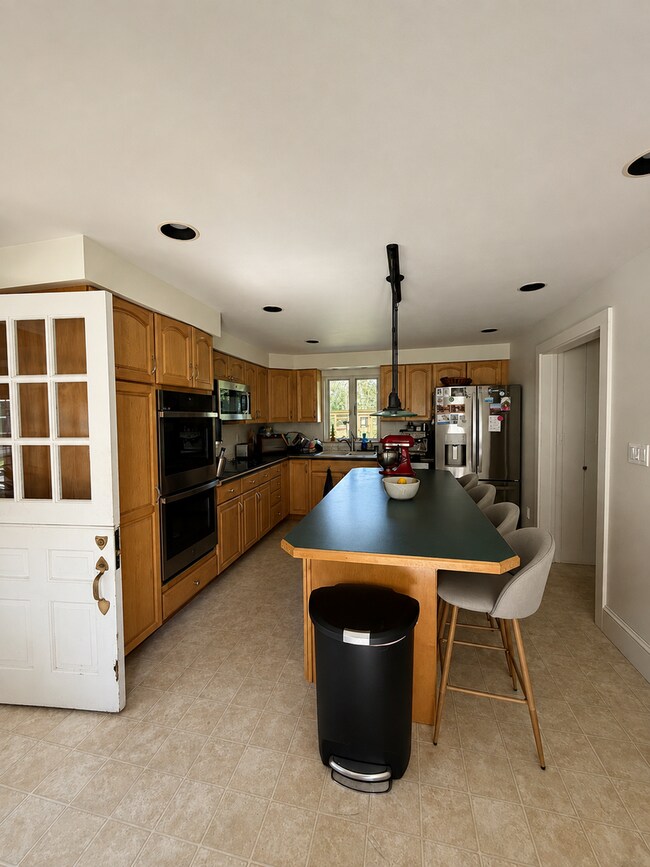 Building Photo - 33 Northwood Dr