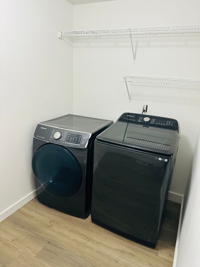 Building Photo - Charming Newly Remodeled Acreage Home