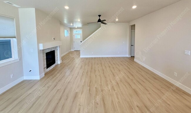 Building Photo - Fantastic 3 BR in Petrosa with mountain views and tons of amenities!
