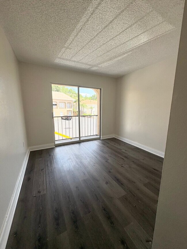 Building Photo - 8824 Coral Palms Ct