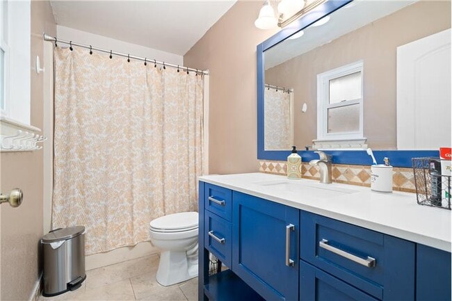 Building Photo - 13737 River Canyon Dr