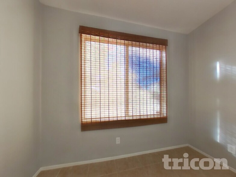 Building Photo - 43633 W Cydnee Dr