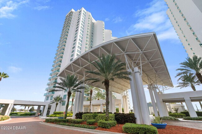 Building Photo - 241 Riverside Dr