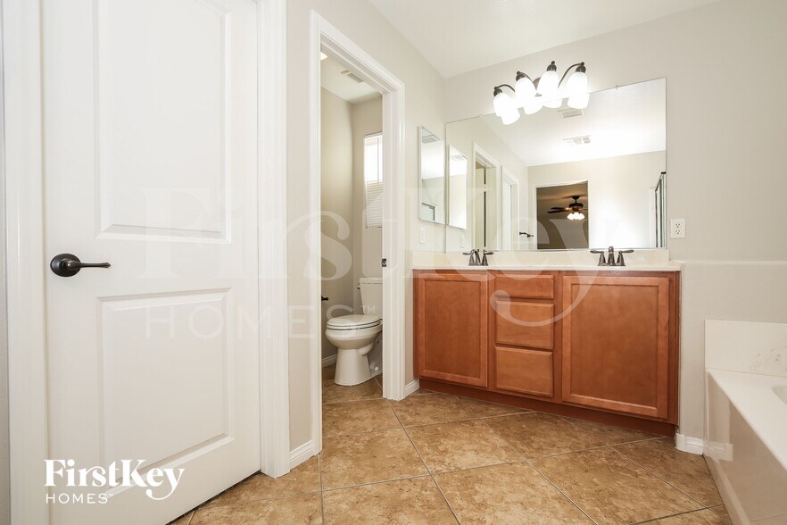 Building Photo - 6217 Escapa Ct
