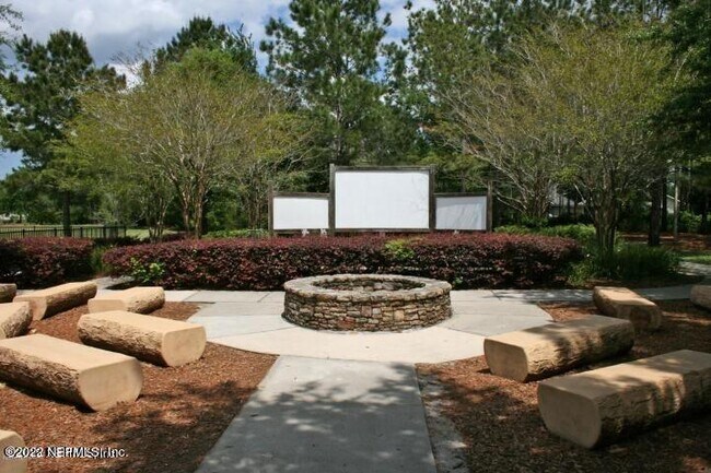 Building Photo - 825 Marjories Way