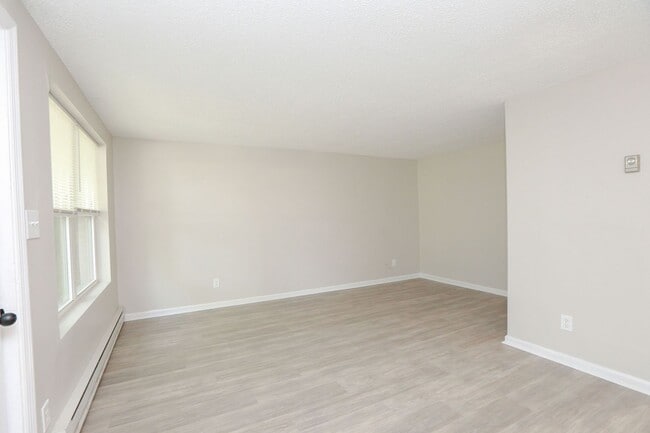 Building Photo - 1250 Pall Mall St