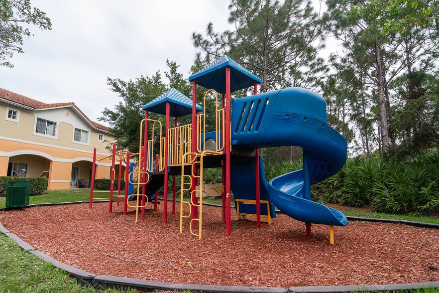 Tot Lot - 5108 SE Mariner Garden Cir