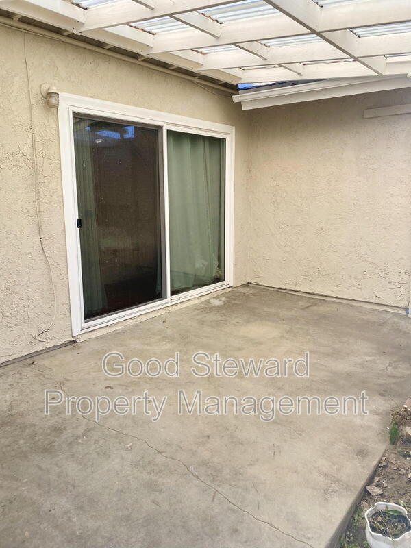 Building Photo - 1604 Avenida Del Vista
