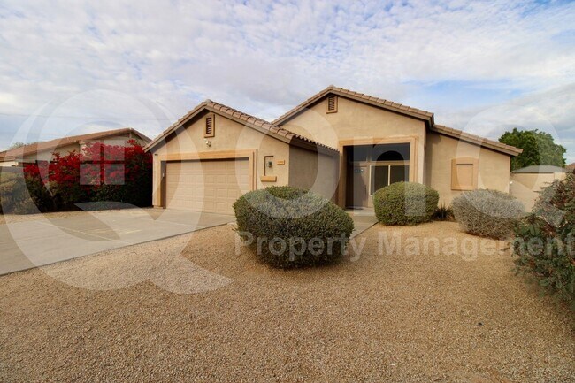Primary Photo - 1092 W Vaughn Ave