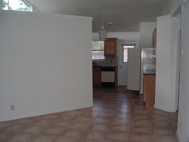 Building Photo - Sugar Pond Manor