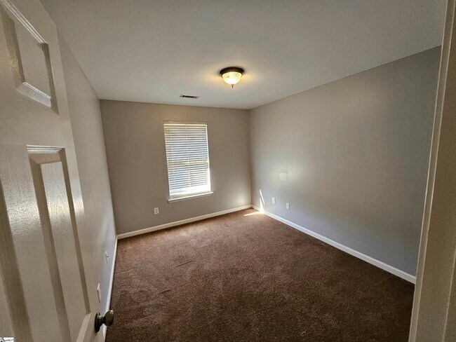 Building Photo - 132 Falcon Ridge Dr