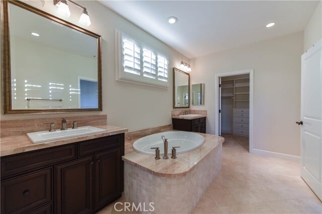 Building Photo - 40 Skyward