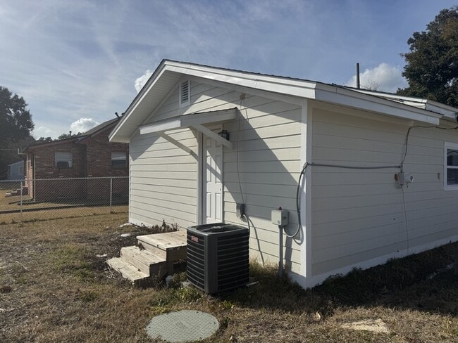 Building Photo - 3015 Melody Ln