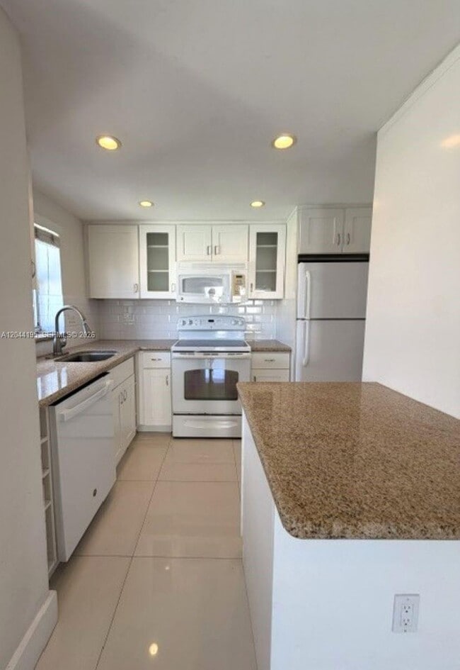 Building Photo - 4141 Nautilus Dr
