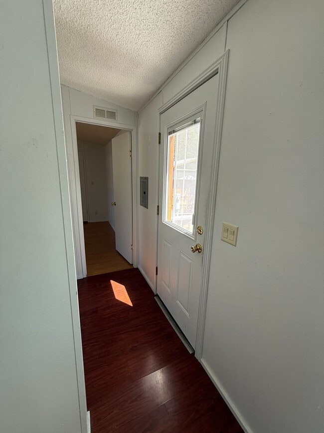 Building Photo - Occupied Do Not Disturb Tenant - 2 Bedroom 2 Bath Contact Property Pros 928-634-7710