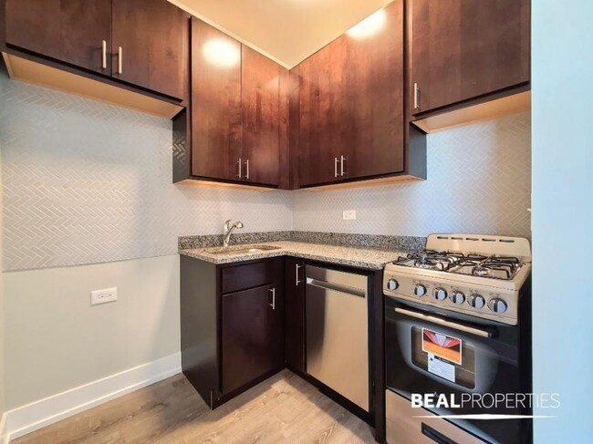 Building Photo - 0 bedroom in CHICAGO IL 60625