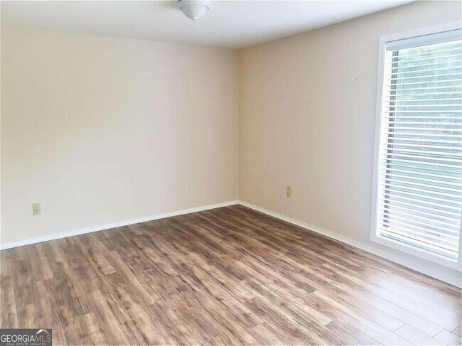 Building Photo - 602 Wynnes Ridge Cir SE