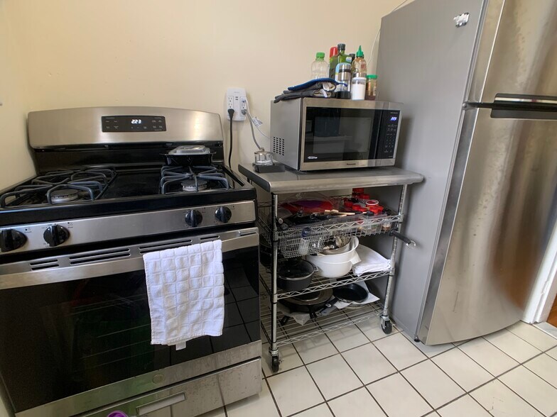 Building Photo - 27 Saint Lukes Rd